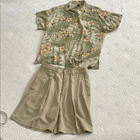 2 pc 100% silk Tommy Bahama floral Hawaiian Shirt Beige high rise Shorts Set - Picture 2 of 15
